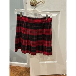Love Tree Pleated Short Skirt Size Small Red & Black Plaid